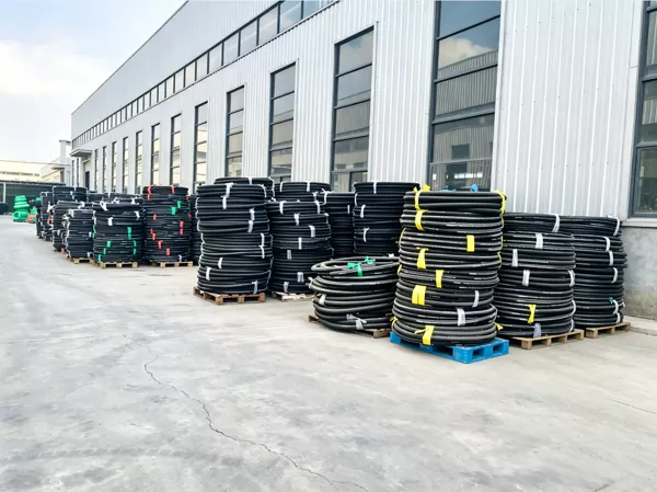 Hoe kies je de juiste, met stof versterkte rubberen slang? Selectierichtlijnen van Hebei Zhehan Rubber & Plastic Products Co., Ltd.
